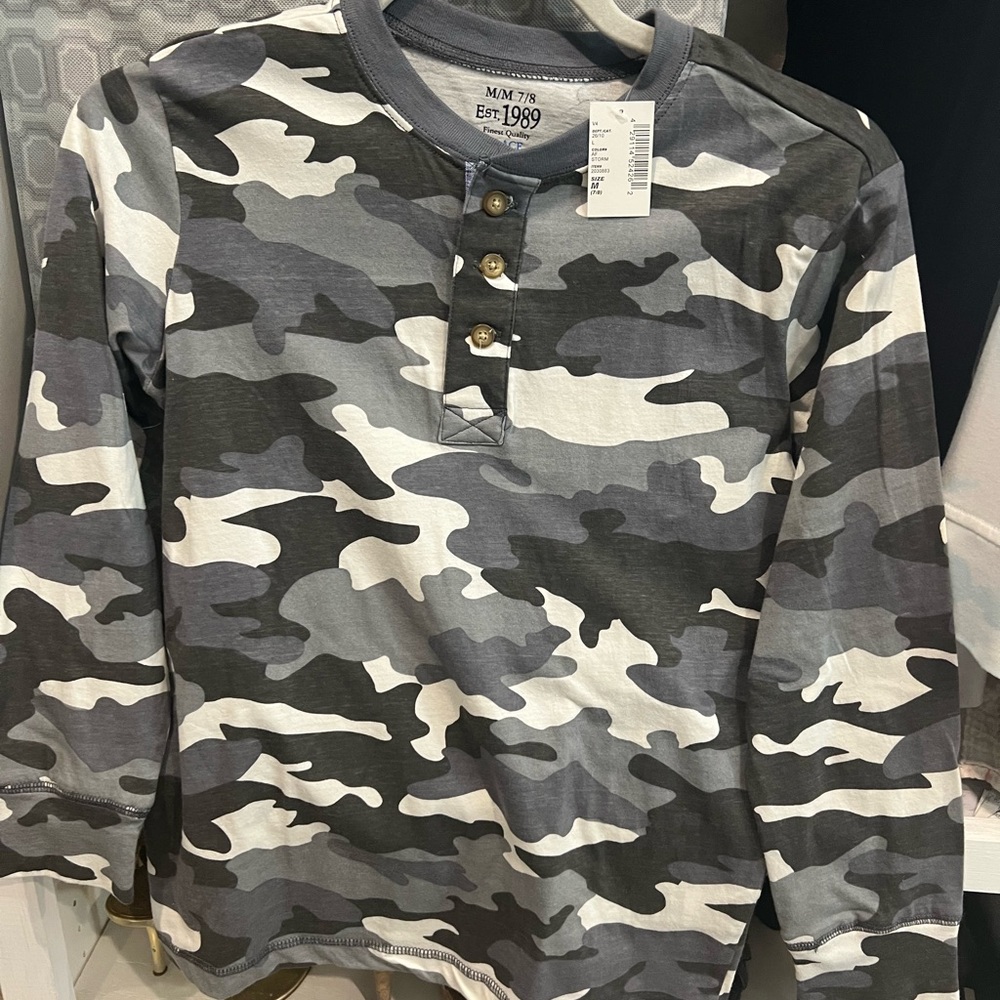 Boys camo- brand new size 8-10